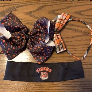 Set of 3 orange and black hair accessories